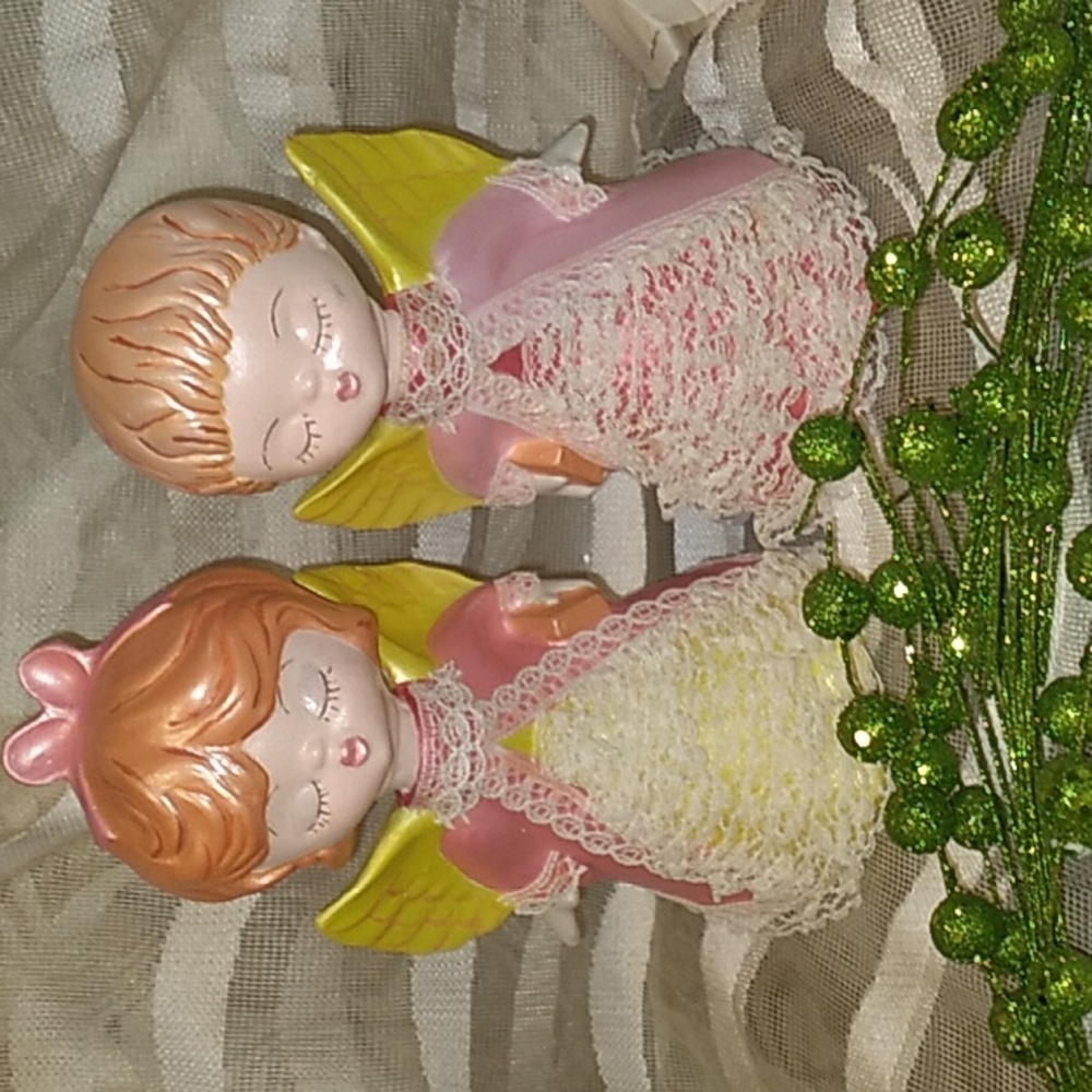 Very Cute Ceramic Kissing Angels-(2)
